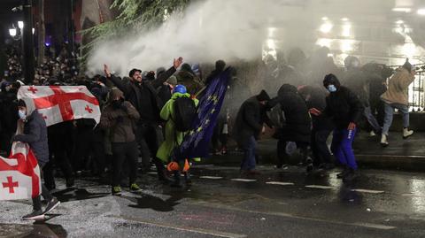 Gruzja. Protesty w Tbilisi przed parlamentem (29 października)