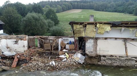 Zalane ule pana Łukasza w Brzeźnicy. Wjazd był możliwy tylko na traktorze