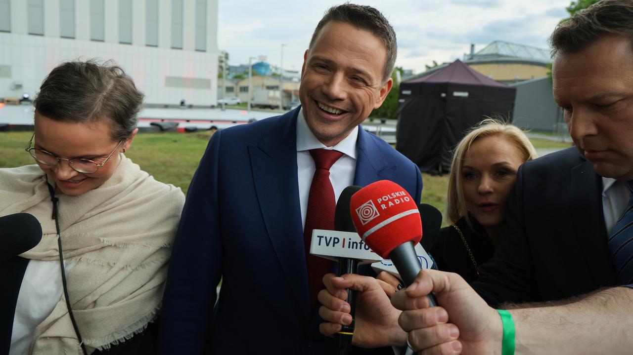 Co słychać w sztabach? "Rafał nas goni i to z piwem w ręku"