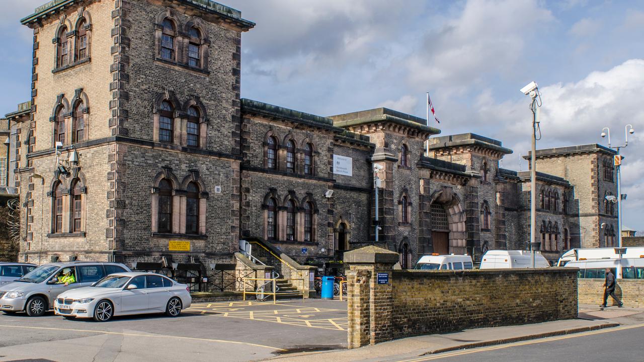 Znów przez pomyłkę wypuszczono więźnia. Pilne poszukiwania