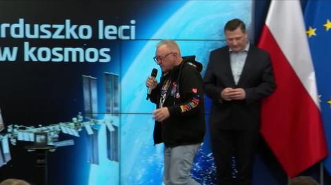 Jurek Owsiak przekazał astronaucie serduszko WOŚP, które poleci z nim w kosmos