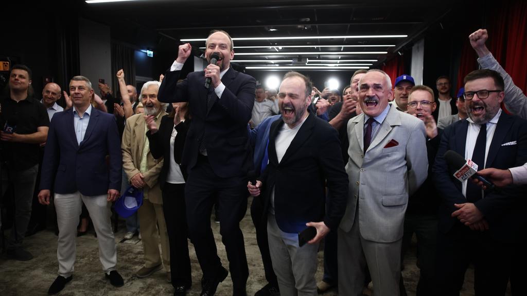 Inicjatorzy referendum. Z mikrofonem Jan Hoffman