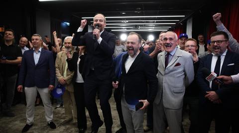 Inicjatorzy referendum. Z mikrofonem Jan Hoffman