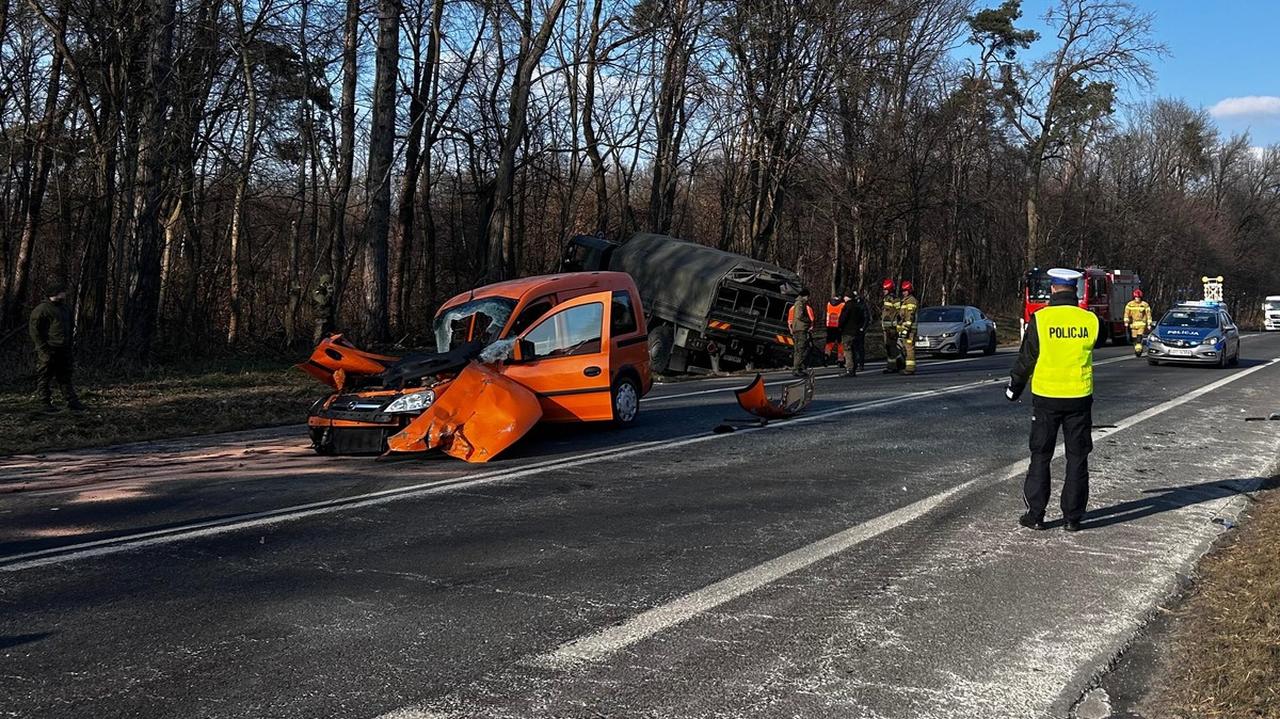 Polşada sərxoş sürücü yük maşını ilə toqquşaraq qəza törətdi