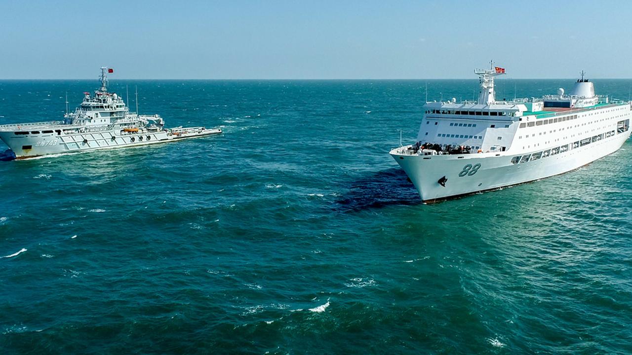 Zwykłe statki zamieniane w broń. Tak Chiny szykują inwazję
