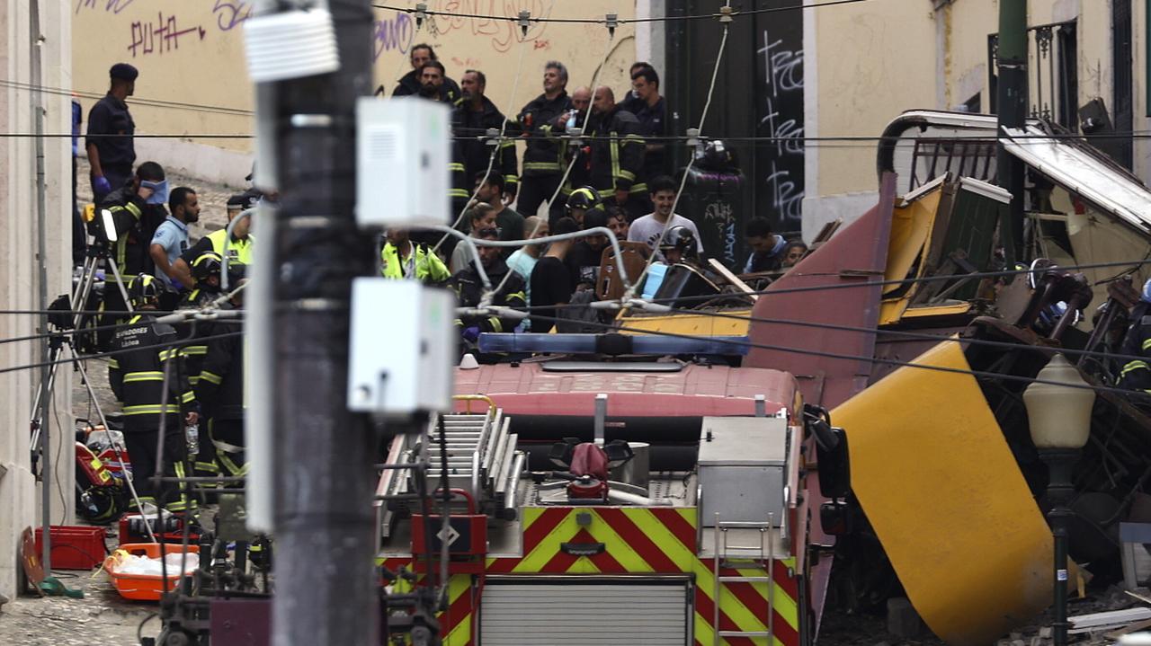 To była lina. 16 osób nie żyje, 22 ranne