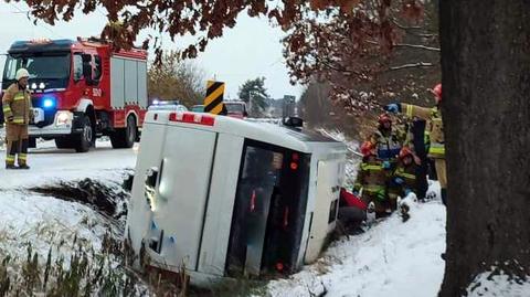 Wypadek szkolnego busa w miejscowości Grochowe na Podkarpaciu 