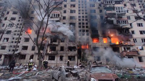 Rosjanie uderzyli w blok mieszkalny w Kijowie