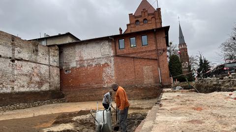 Toruń. Na budowie nowej strażnicy archeolodzy odkryli cenne znaleziska sprzed kilkuset lat