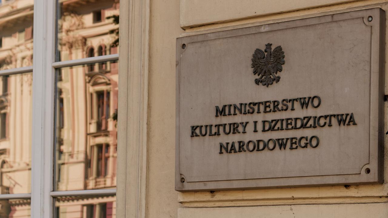 "Ministerstwo nie może nadać statusu sygnalisty. Ani tym bardziej go cofnąć"