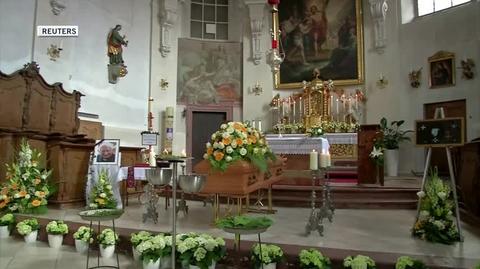 W Ratyzbonie wystawiono trumnę z ciałem księdza prałata Georga Ratzingera