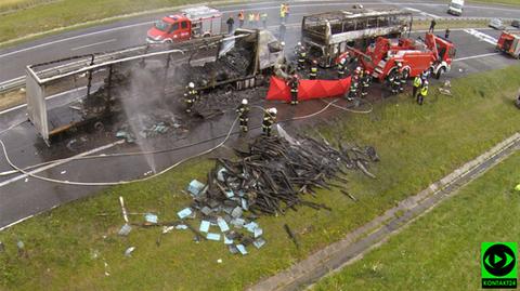 Karambol i pożar na A4. Nagranie z dronia