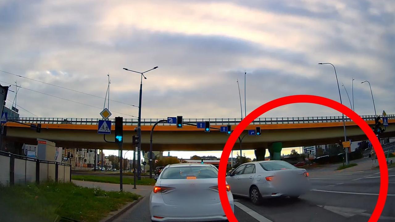 Nielegalnie ominęli korek, policja o 