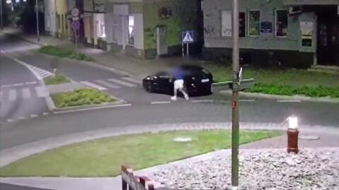 Pchał auto do dziewczyny, ma kłopoty