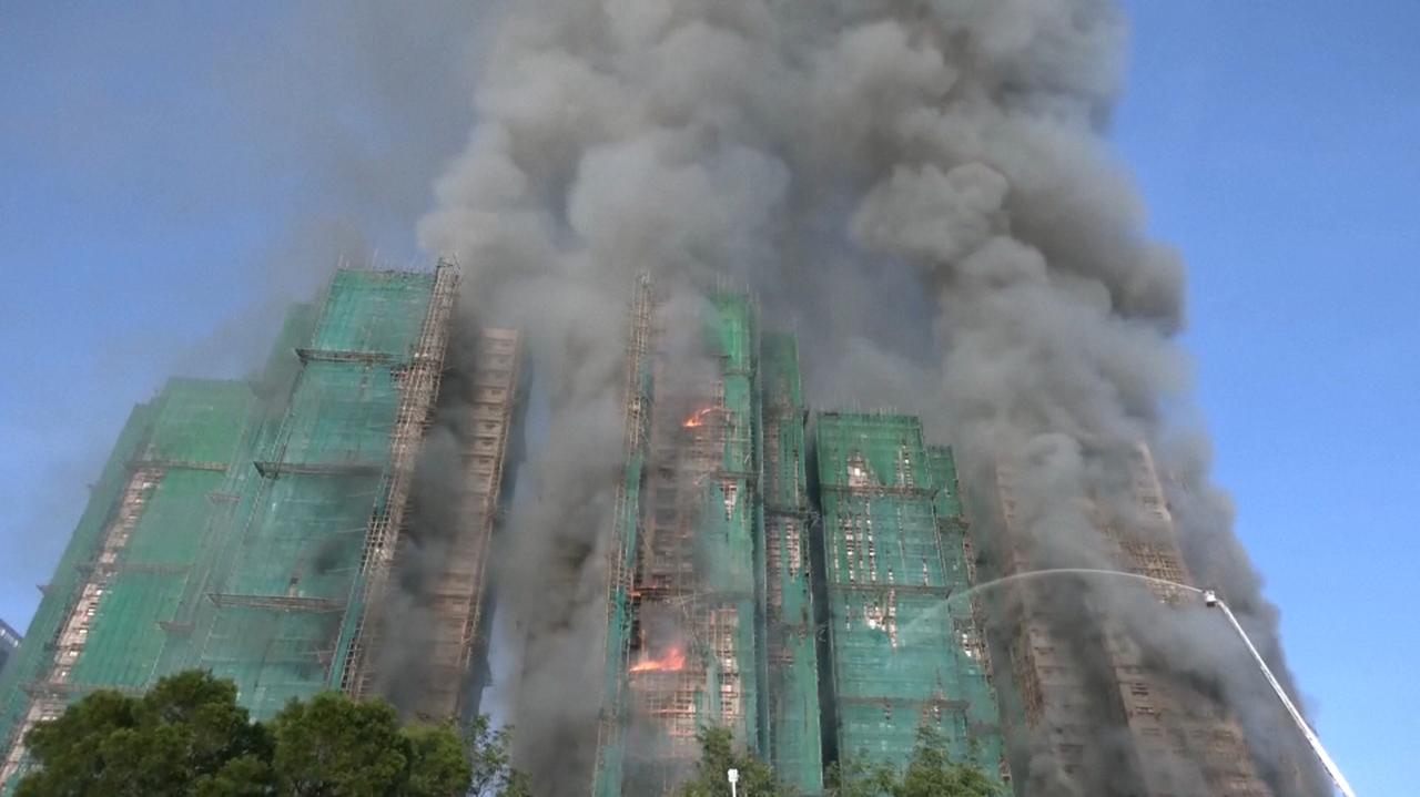 Płoną wieżowce w Hongkongu. Są zabici