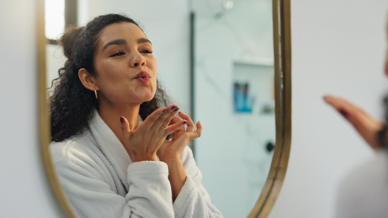 Dlaczego warto mówić sobie "kocham cię"? Psycholożka tłumaczy