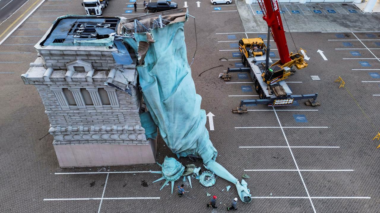 Brazylia. Statua Wolności runęła. Wiatr powalił 35-metrowy pomnik