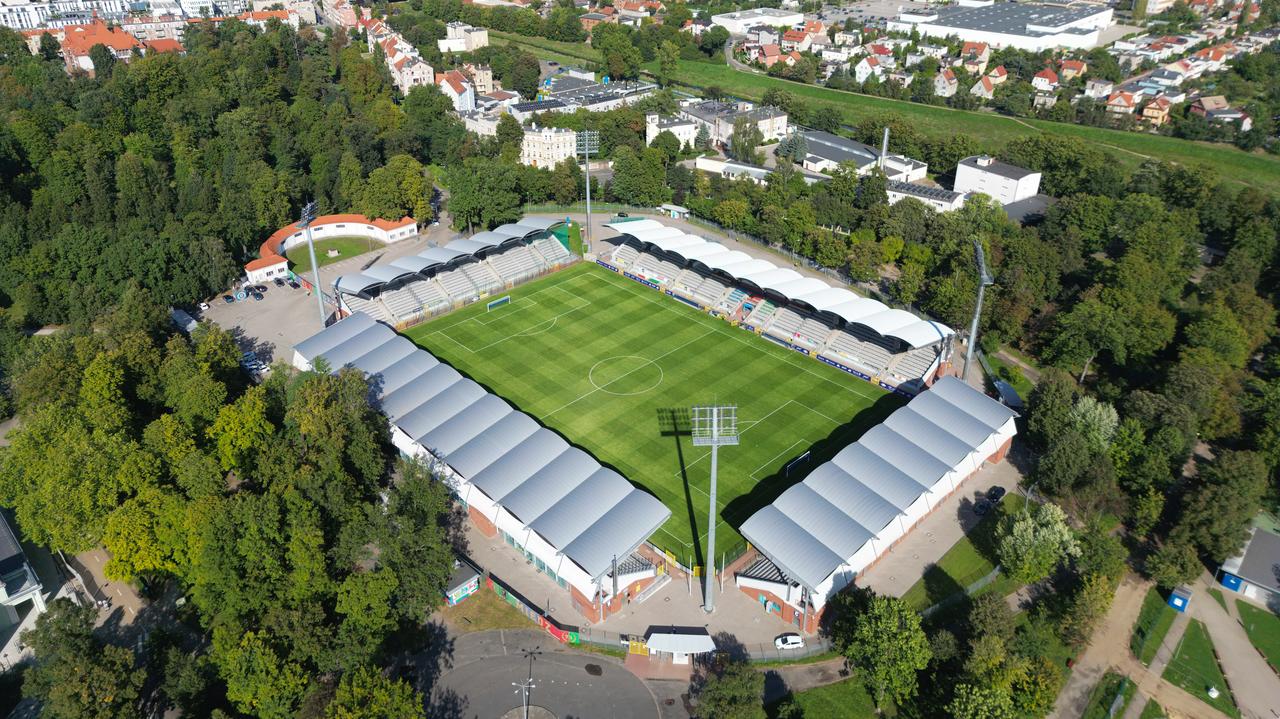 Skandal podczas meczu. Stadion opuścił zakrwawiony chłopiec 