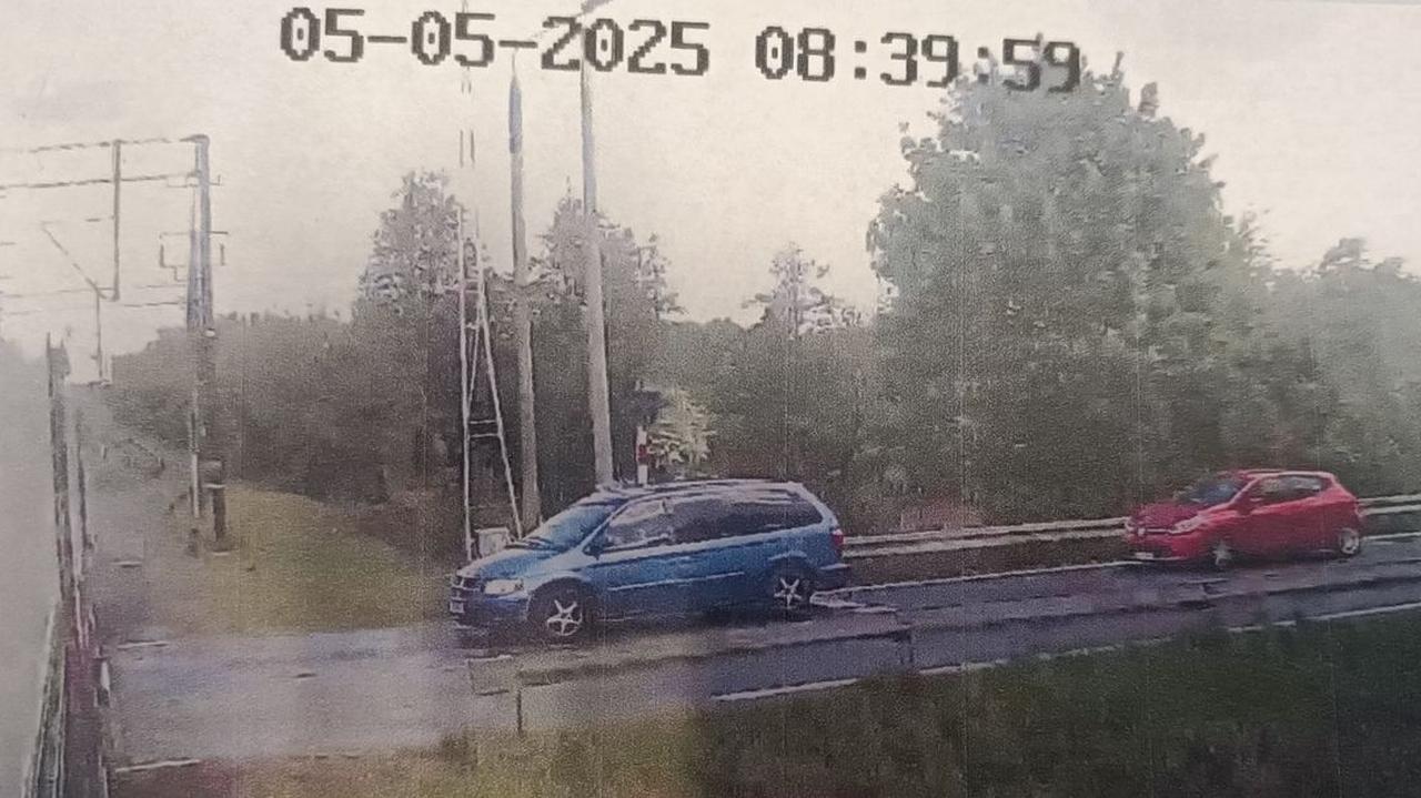 Tragedia na przejeździe kolejowym. Apel policji