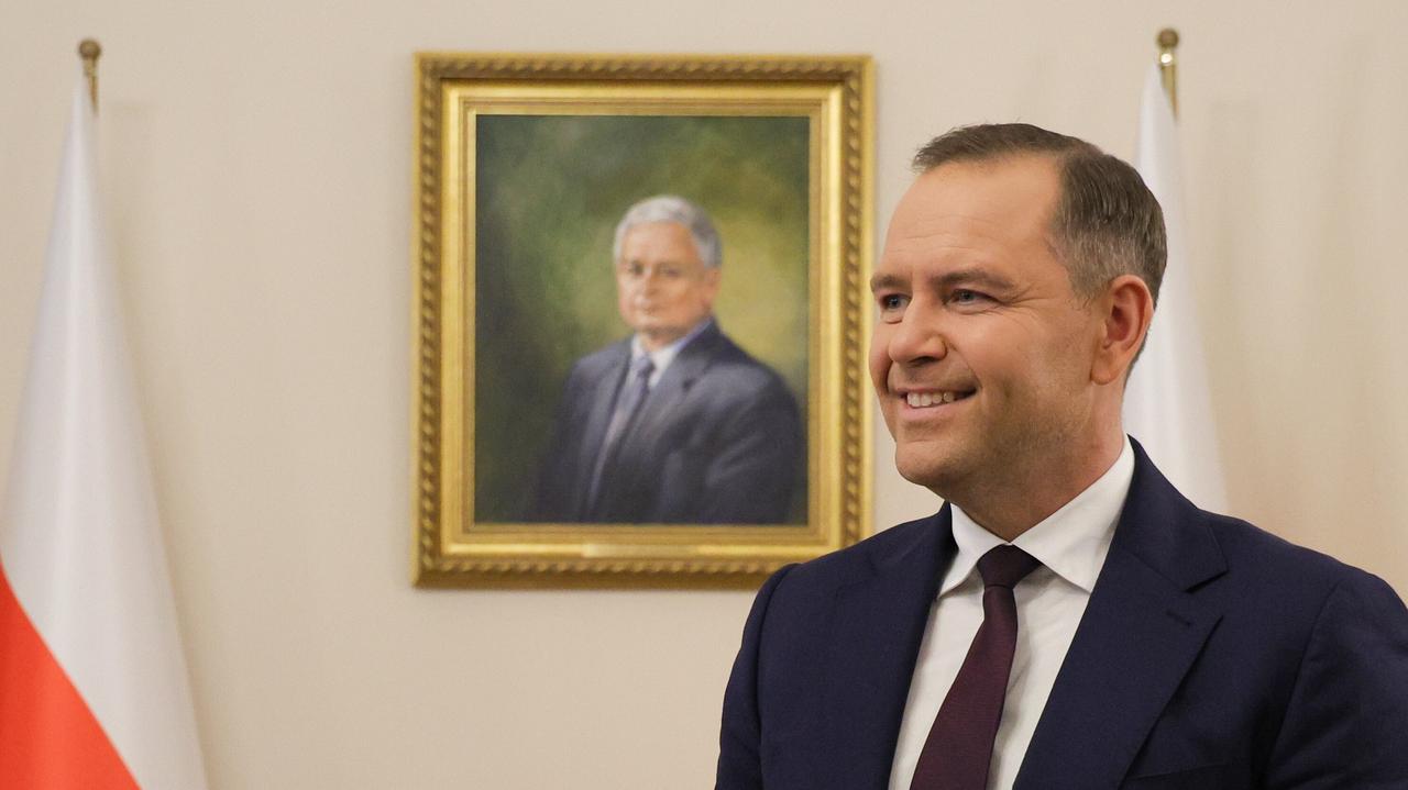 Kto trafi do kancelarii Nawrockiego? Przydacz o "mieszance"