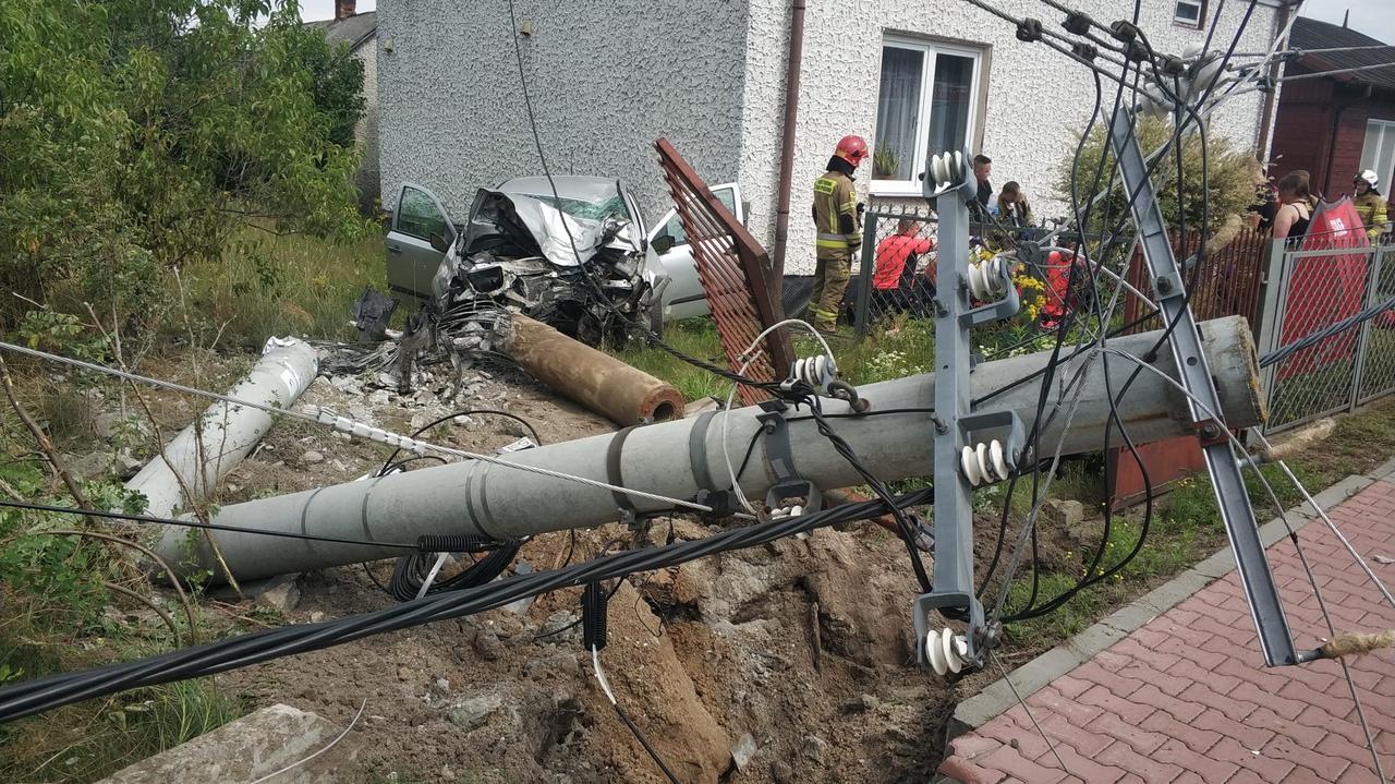Uderzył w słup energetyczny, nie przeżył