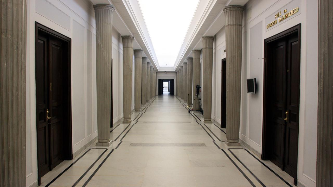 TVN24: marszałek Sejmu podpisze dziś zarządzenie w sprawie kilometrówek. Co się zmieni?