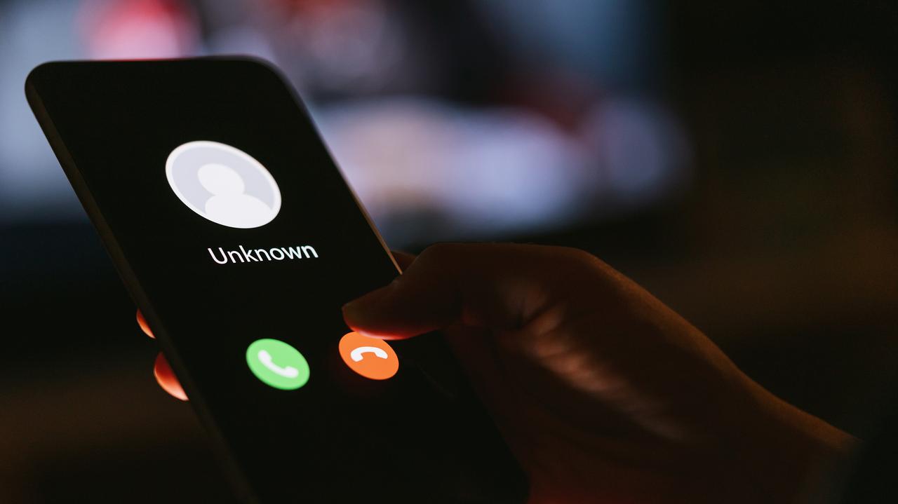 Zlikwidowali "call center" oszustów. Z Warszawy dzwonili do Niemiec
