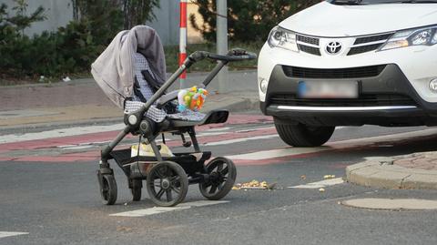 Kierowca samochodu twierdził, że nie zauważył kobiety z dziecięcym wózkiem