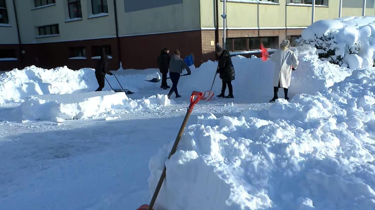 Zasypana droga do szkoły. Lekcje w Redzikowie odwołane