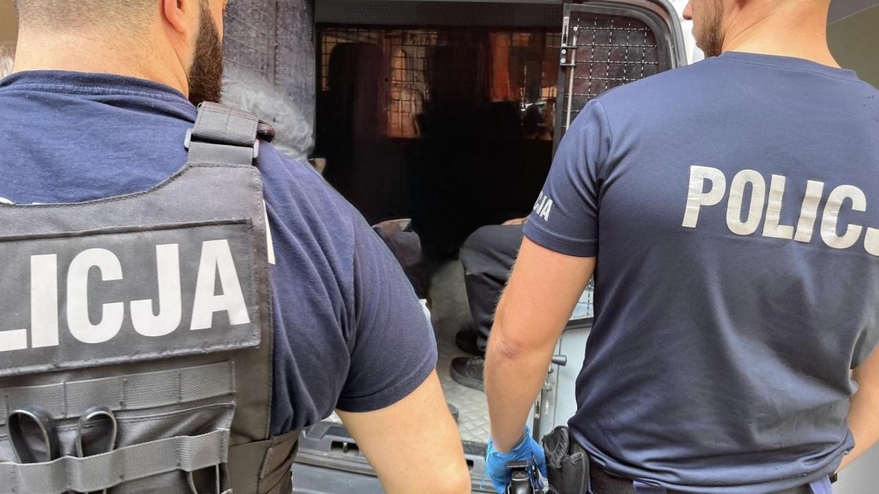 Na widok policji skoczył do rzeki