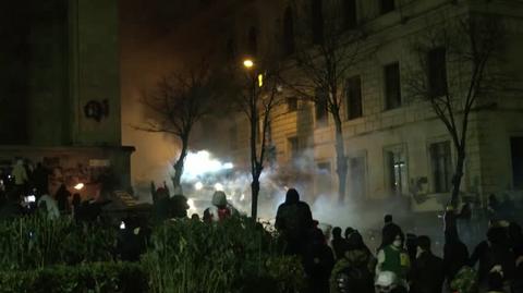 Starcia protestujących z policją w Tbilisi 