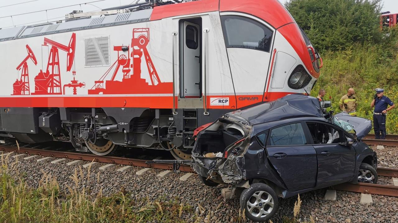 Wjechał pod pociąg, zginął na miejscu