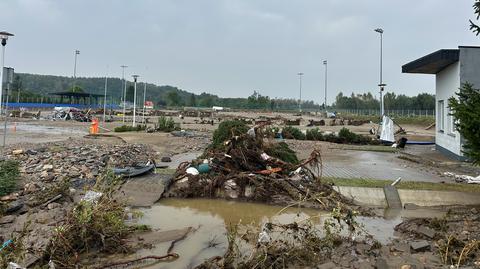 Służby walczą z powodziami. Lewin Brzeski, woj opolskie, noc 16.09