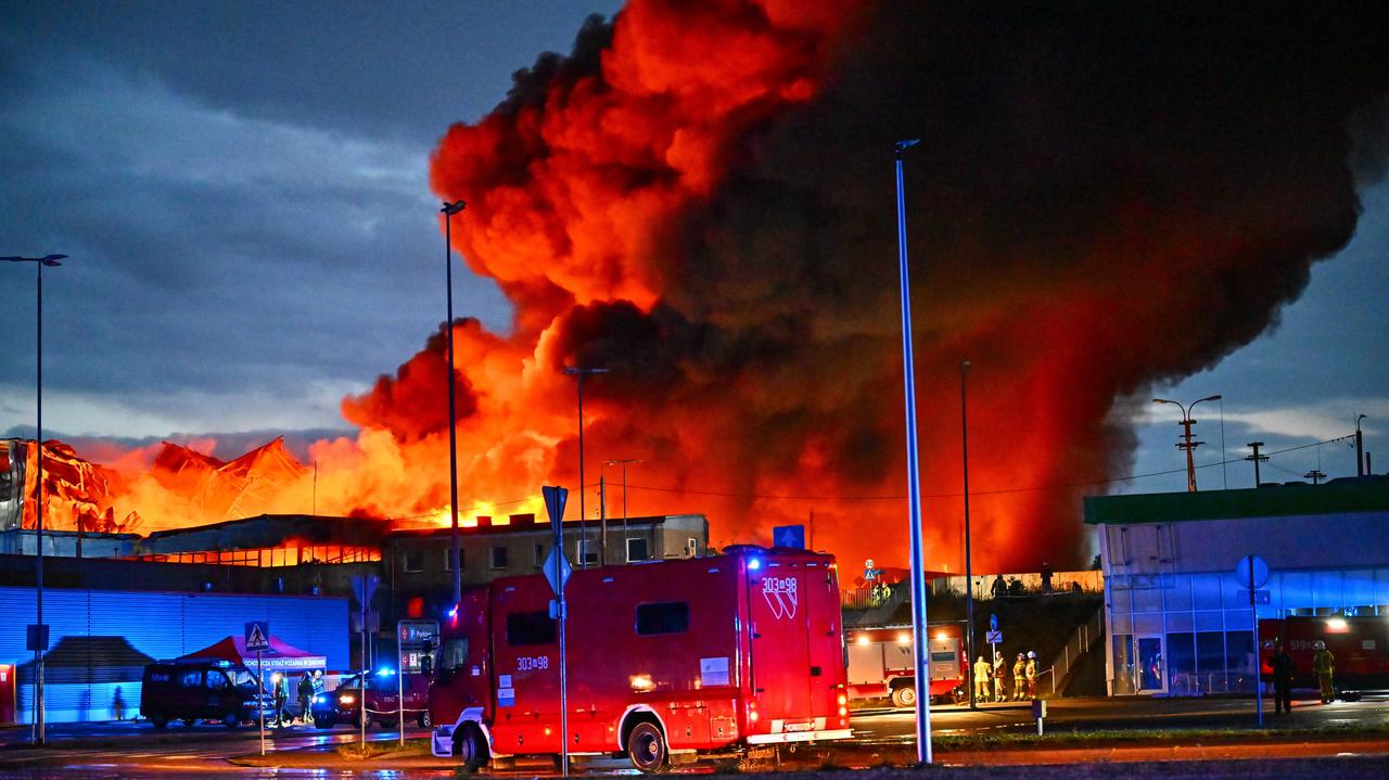 Ogromny pożar pod Warszawą. Słup dymu widoczny z kilku kilometrów