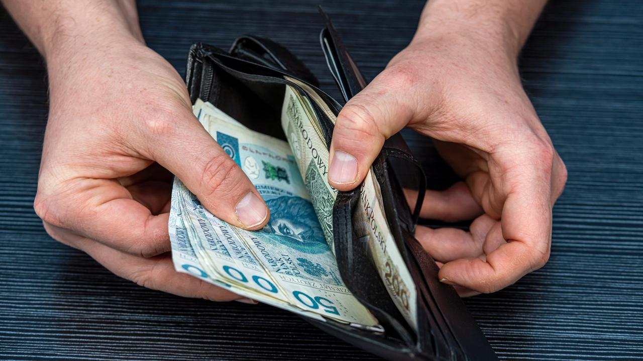 Tyle przeciętnie zarabiają Polacy. "Tąpnięcie"