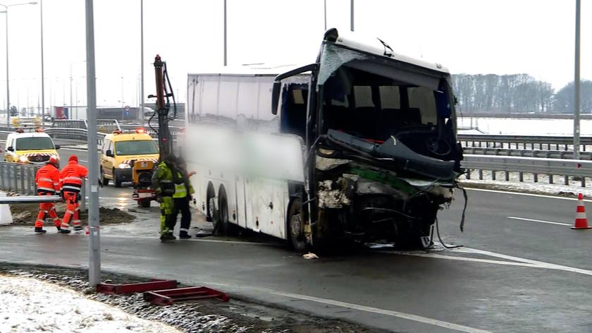 Wypadek autobusu na A4 przy Jarosławiu. Ponad dwa tygodnie temu w tym miejscu do rowu wpadł inny autokar