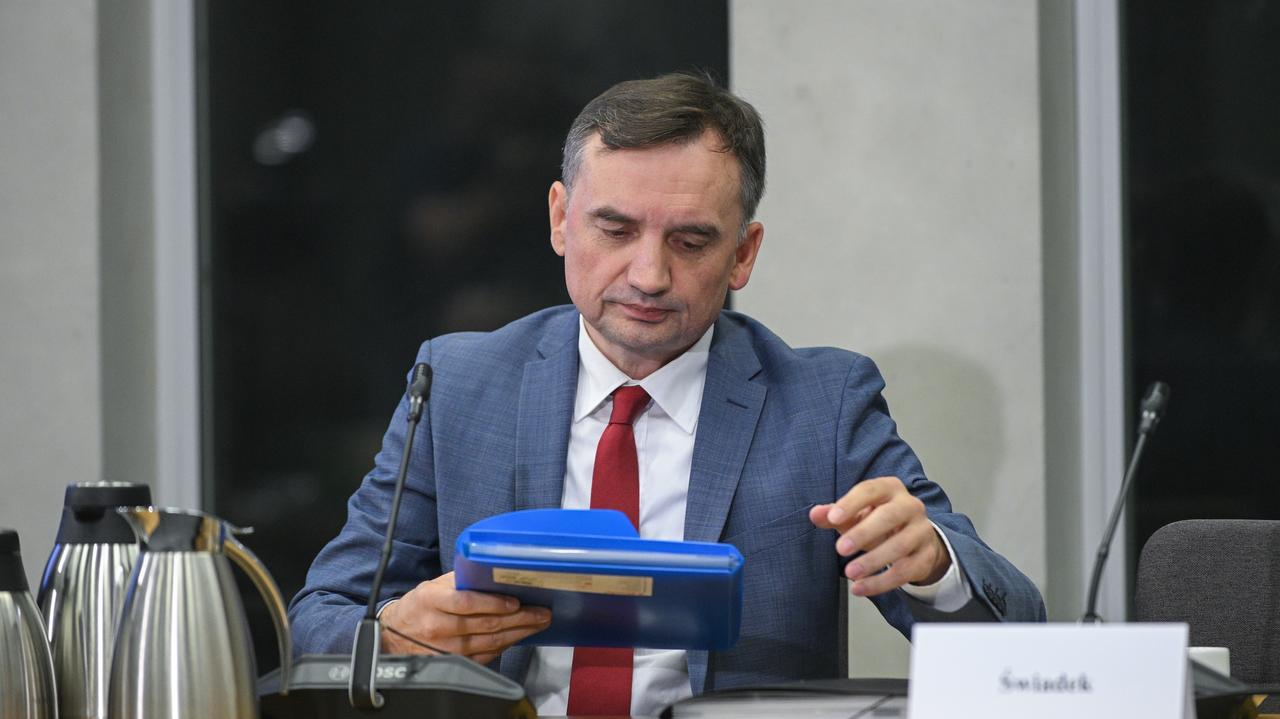 Jak i kiedy uchylą immunitet Ziobry? Szef komisji wyjaśnia