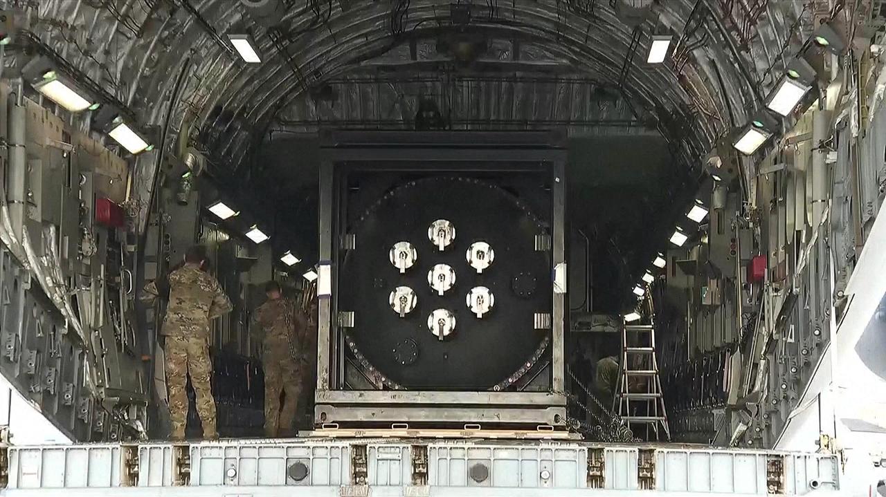 Pierwszy taki transport. Mały reaktor jądrowy poleciał samolotem