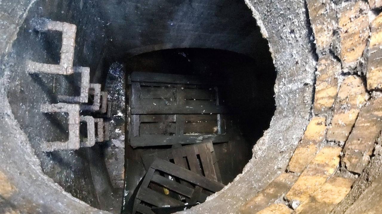 Odpady budowlane trafiły do kanału deszczowego