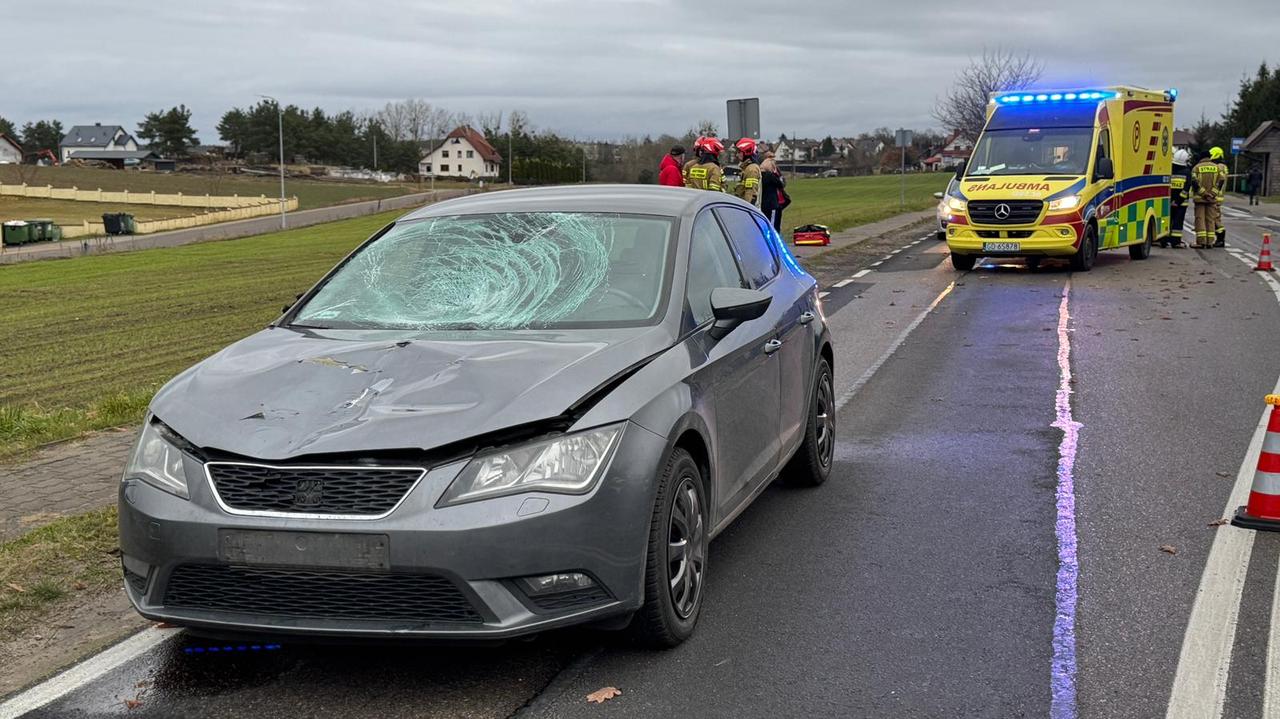 Samochód wjechał w nastolatki na przejściu dla pieszych. Tylko jedna zdążyła odskoczyć