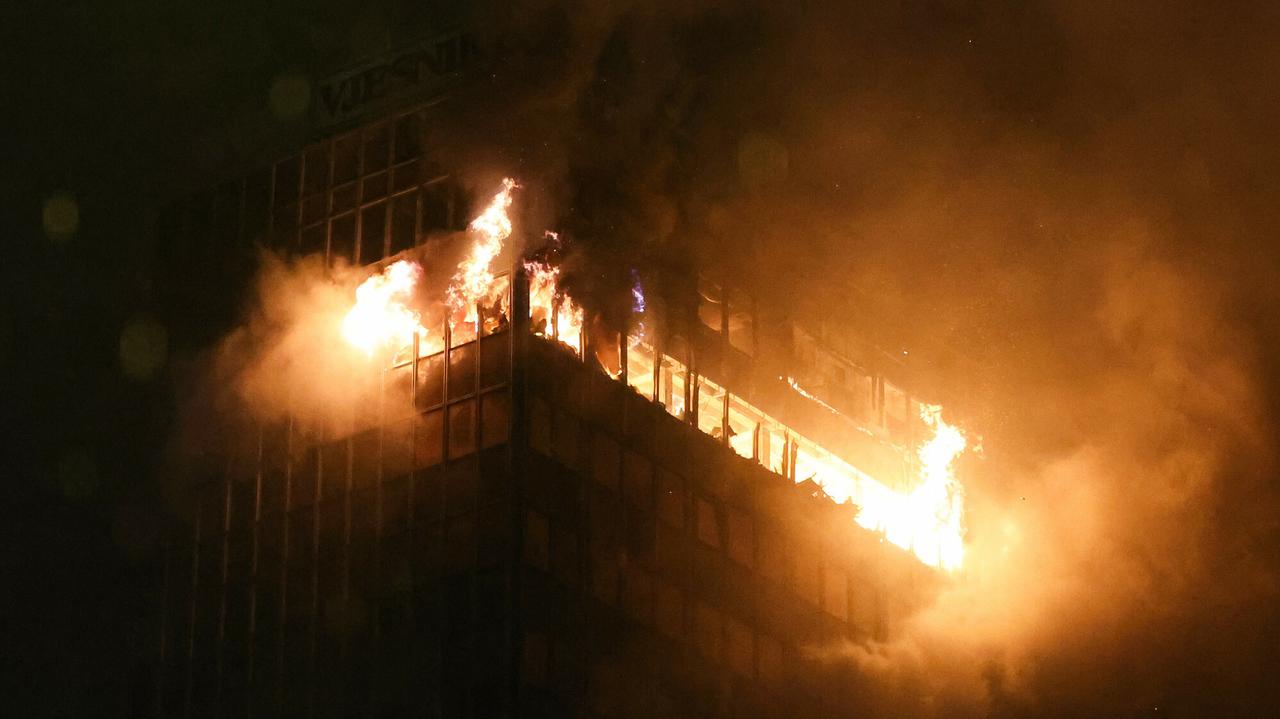 Spłonął słynny wieżowiec. Dwóch 18-latków zatrzymanych