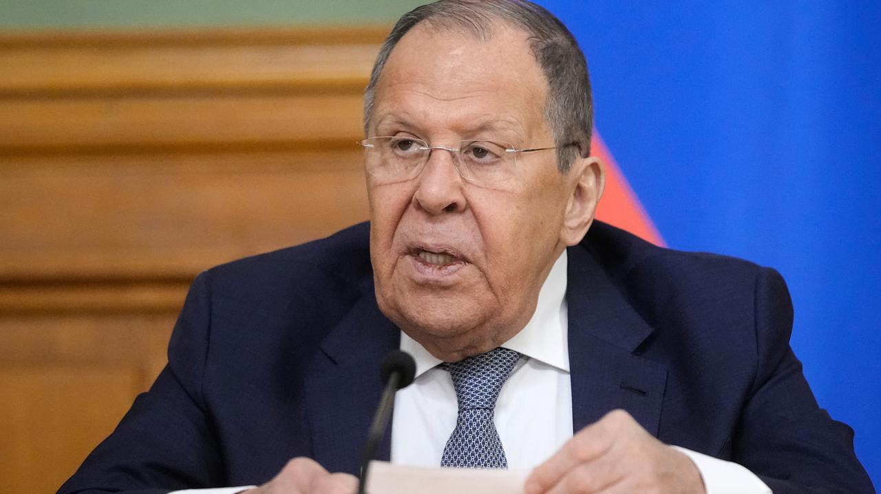 Ławrow znów o spotkaniu Putina z Zełenskim. Mówi o "spekulacjach"