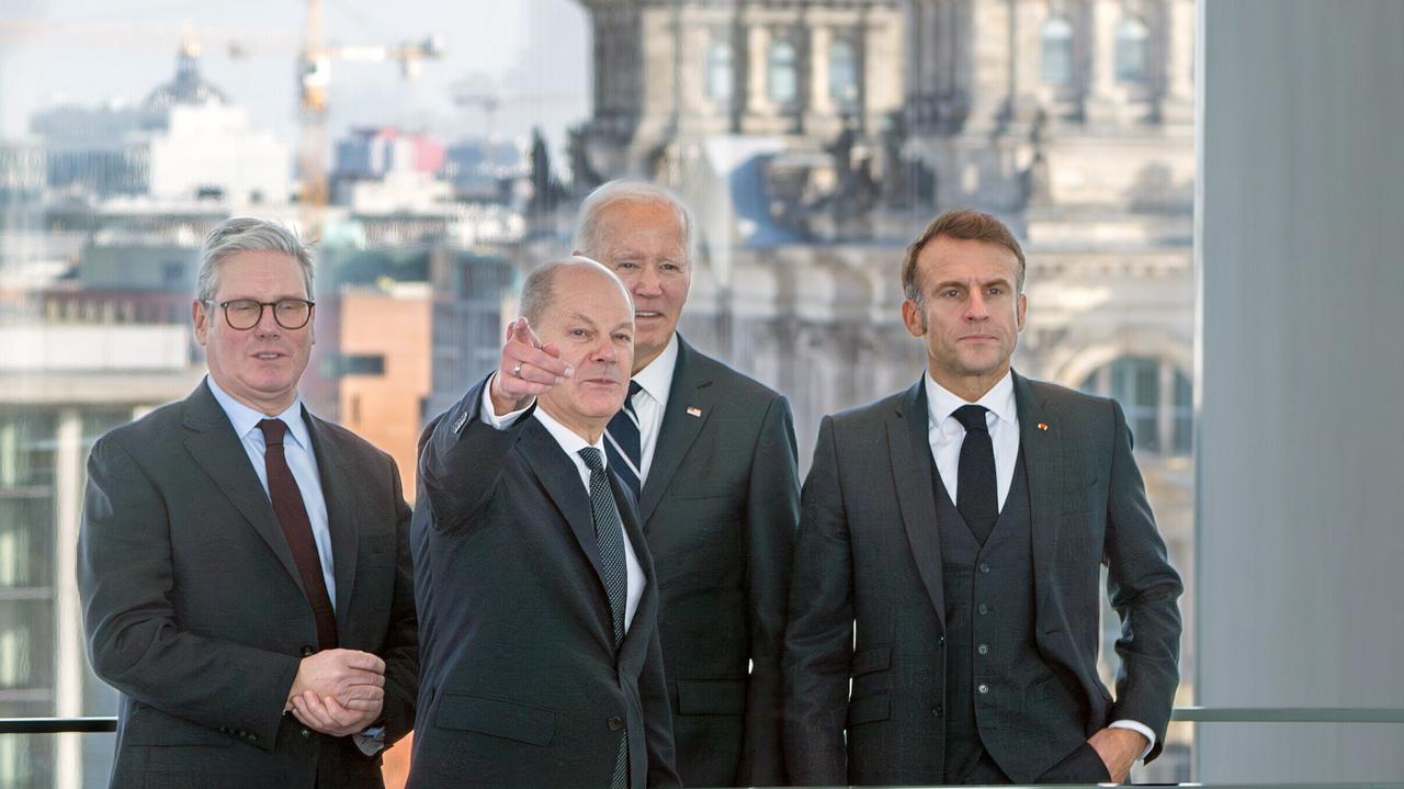 Berlin. Joe Biden, Olaf Scholz, Emmanuel Macron i Keir Starmer ...