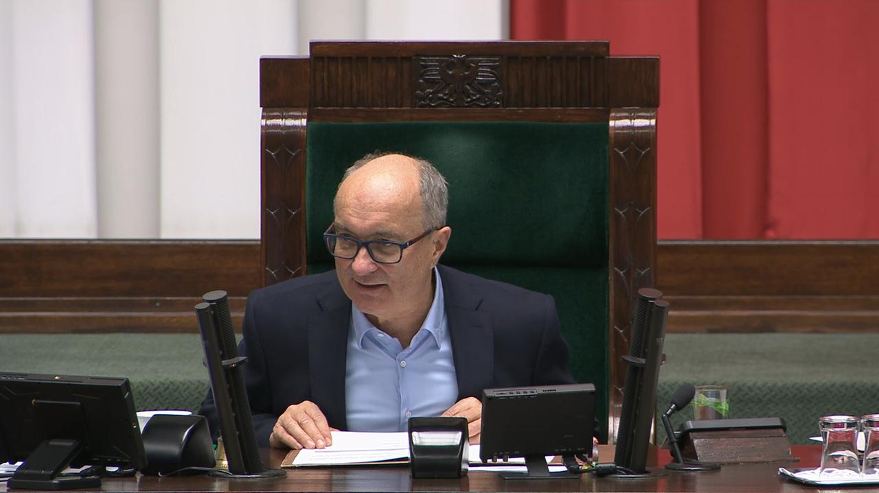 Sejm zajął się ustawami o obniżeniu cen paliw o 1,20 zł/l