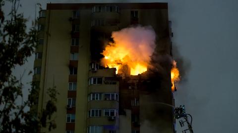 Rosyjski atak na Kijów. Dron uderzył w blok mieszkalny