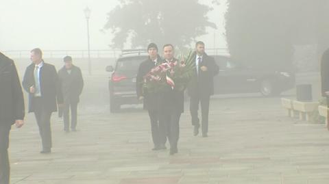 Prezydent złożył kwiaty na grobie pary prezydenckiej