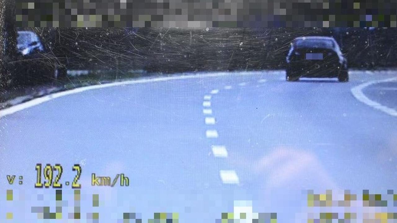 Na liczniku miał prawie 200 km/h. "Spieszył się na sprawdzian"