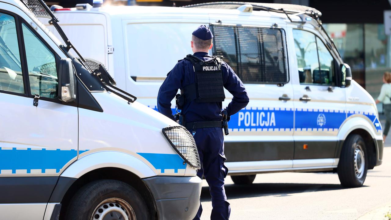 65-latka z 3 promilami alkoholu „opiekowała się" wnukami — interweniowała policja