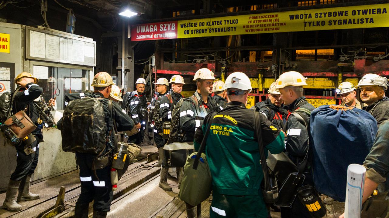 Operación en la mina Pniówek.  Hallados los cadáveres de cinco de los siete mineros desaparecidos