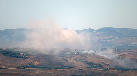 Dym unoszący się po ataku Libanu na Izrael